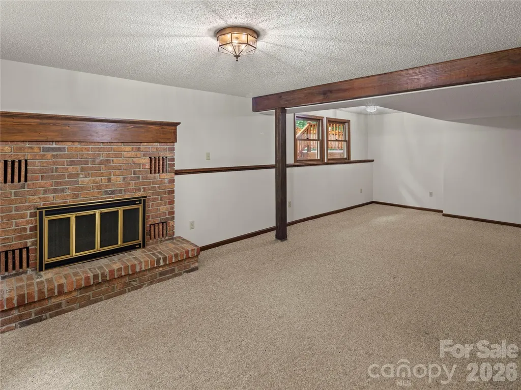 11 Tree Top Drive Arden NC 28704
