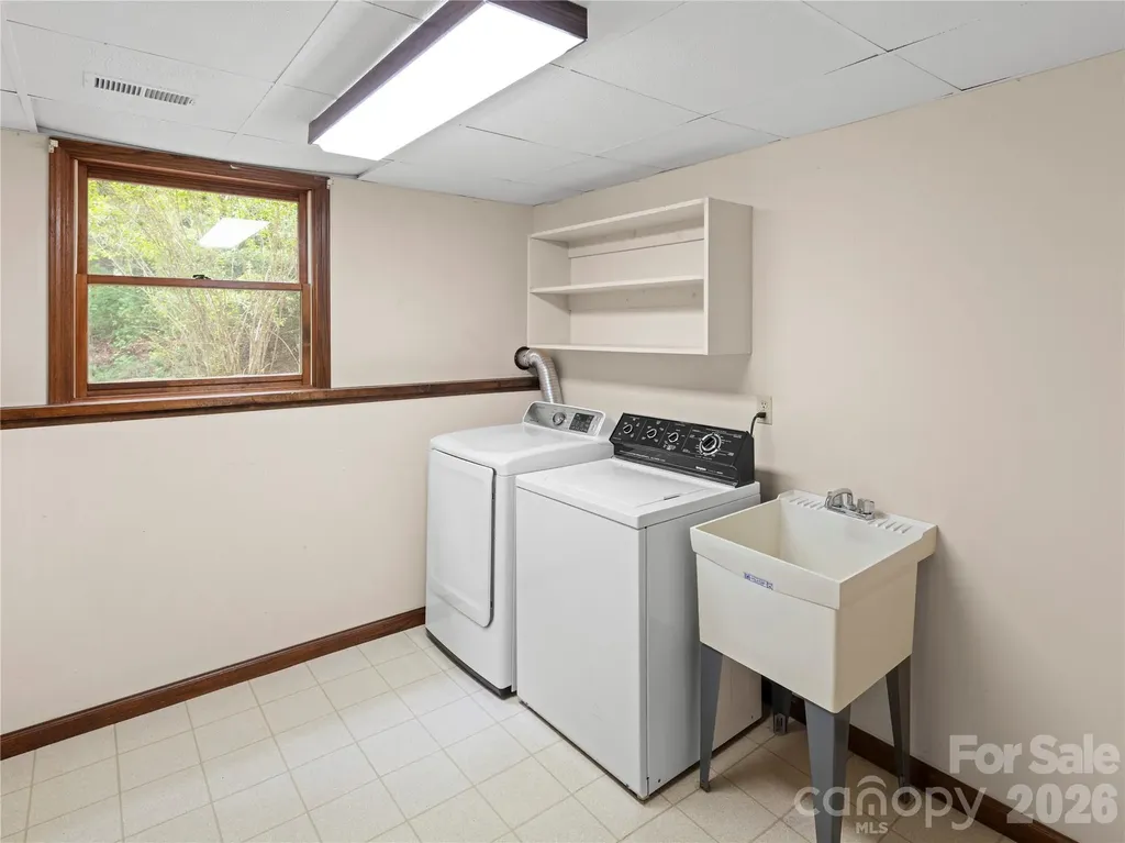 11 Tree Top Drive Arden NC 28704