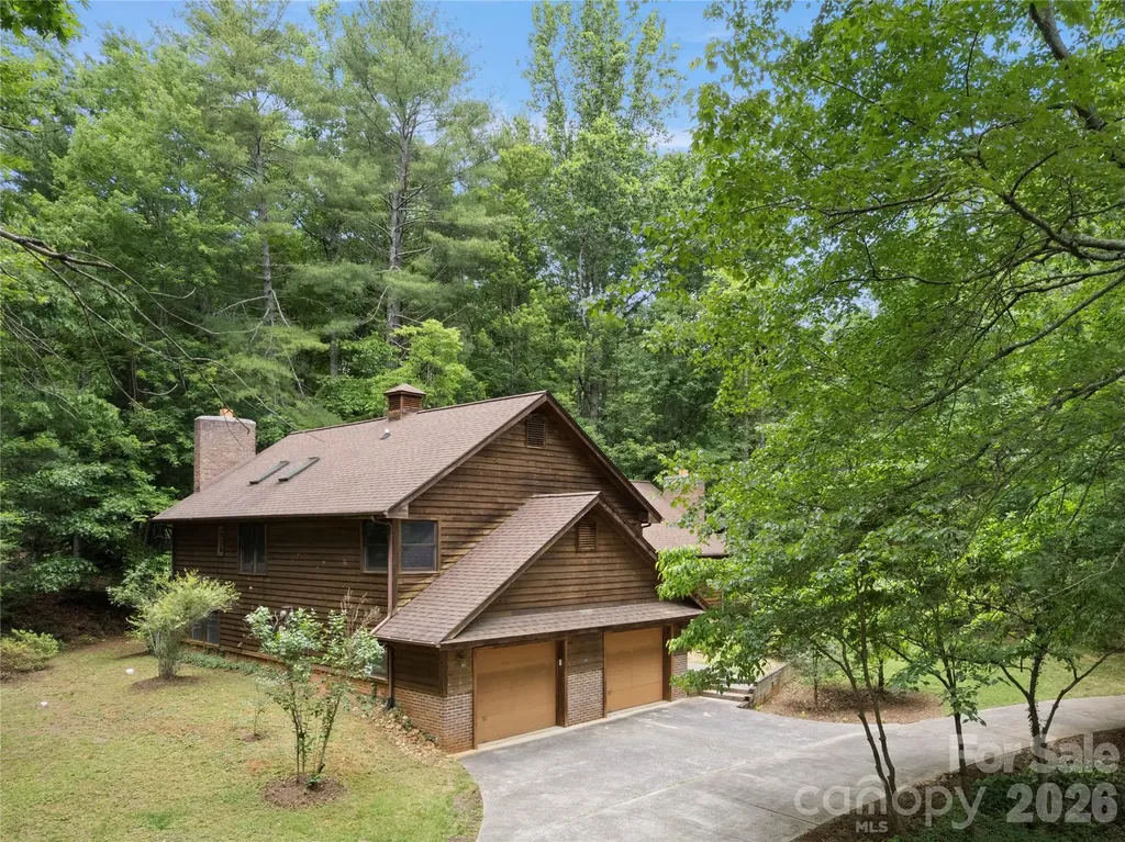 11 Tree Top Drive Arden NC 28704