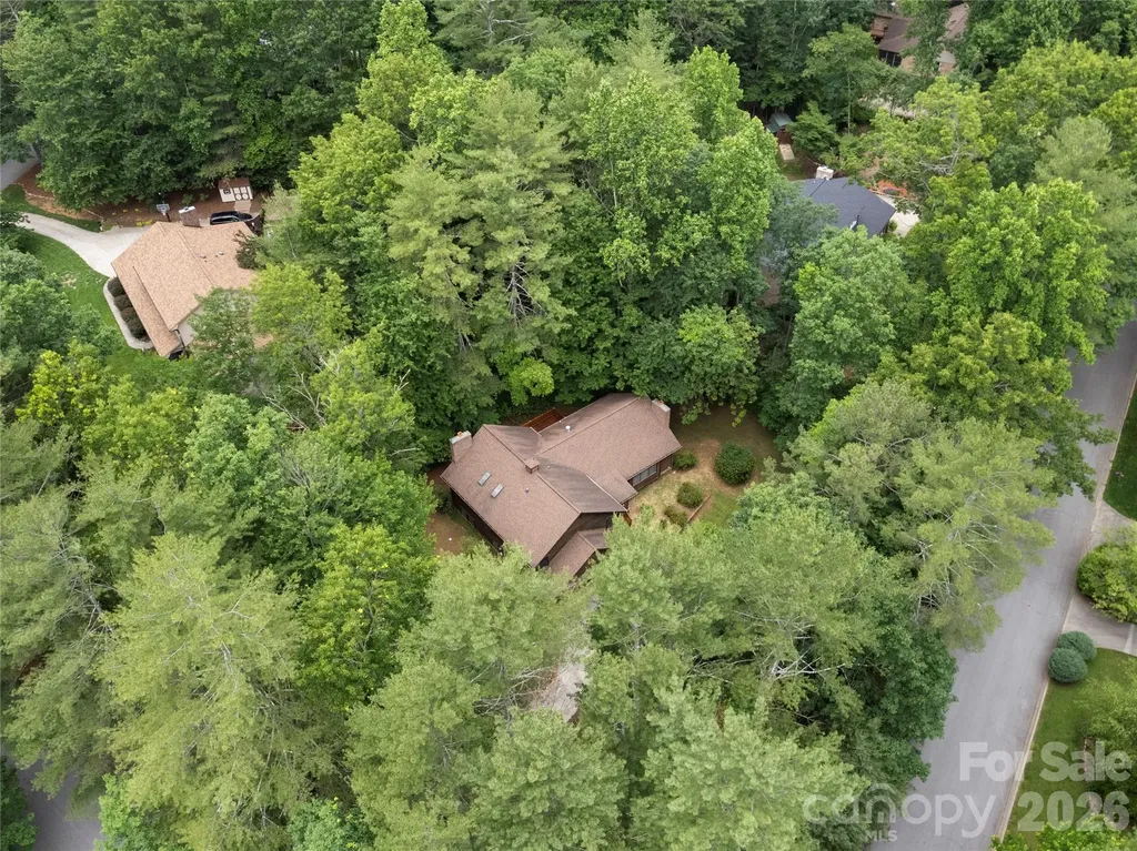 11 Tree Top Drive Arden NC 28704