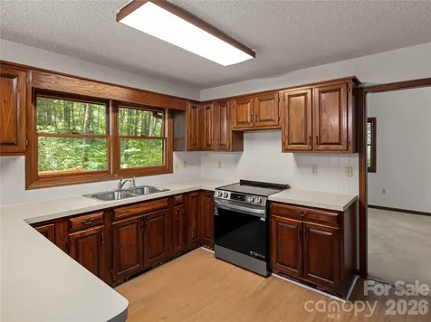 11 Tree Top Drive Arden NC 28704