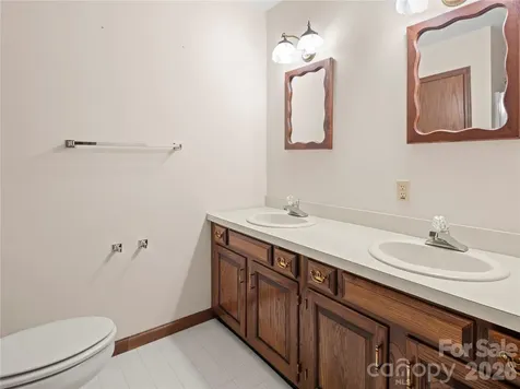 11 Tree Top Drive Arden NC 28704