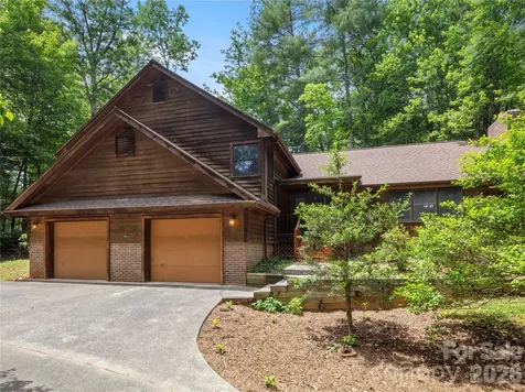 11 Tree Top Drive Arden NC 28704