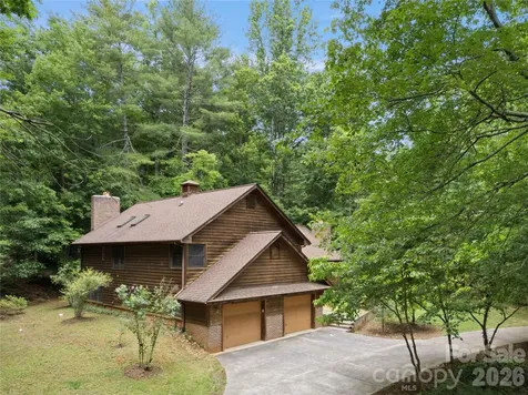 11 Tree Top Drive Arden NC 28704
