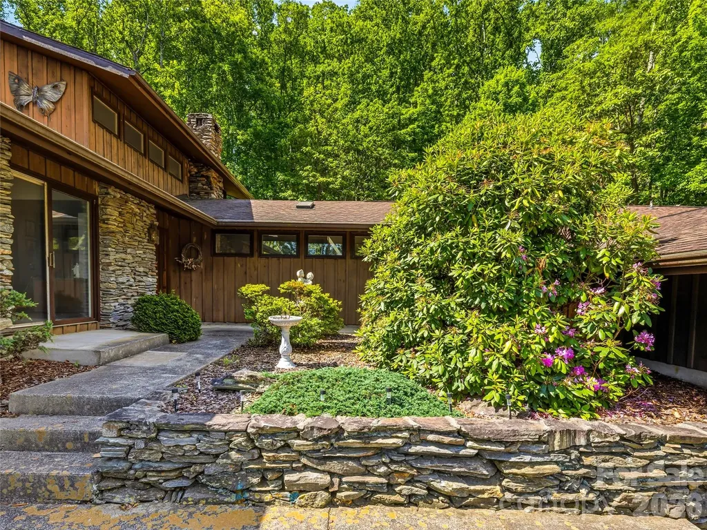 52 Chapel Hill Church Road Asheville NC 28803