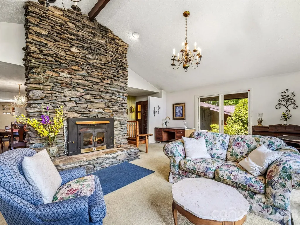 52 Chapel Hill Church Road Asheville NC 28803