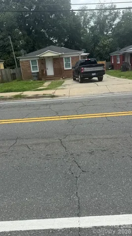 1661 &1665 Montana Drive Charlotte NC 28216
