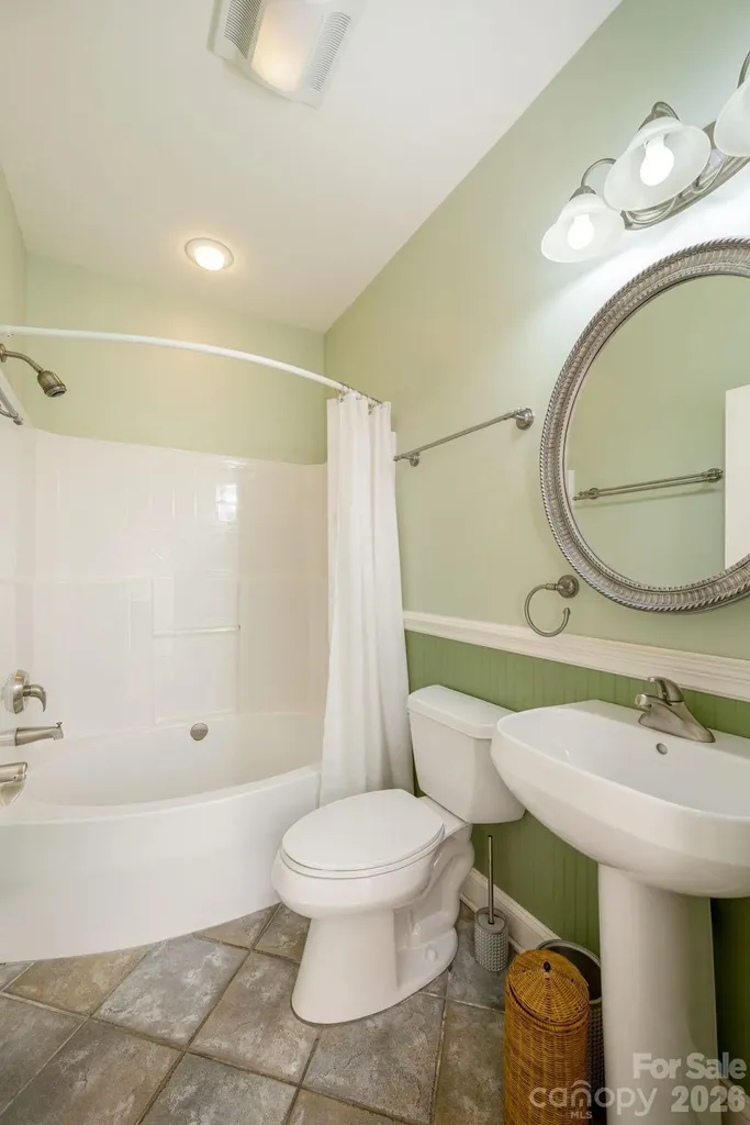 763 Deerlake Road Brevard NC 28712