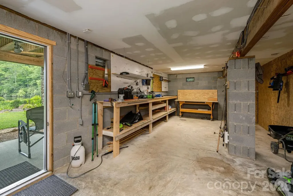 763 Deerlake Road Brevard NC 28712