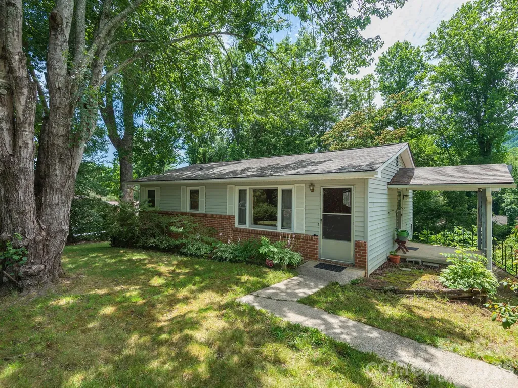 807 N Cherokee Avenue Black Mountain NC 28711