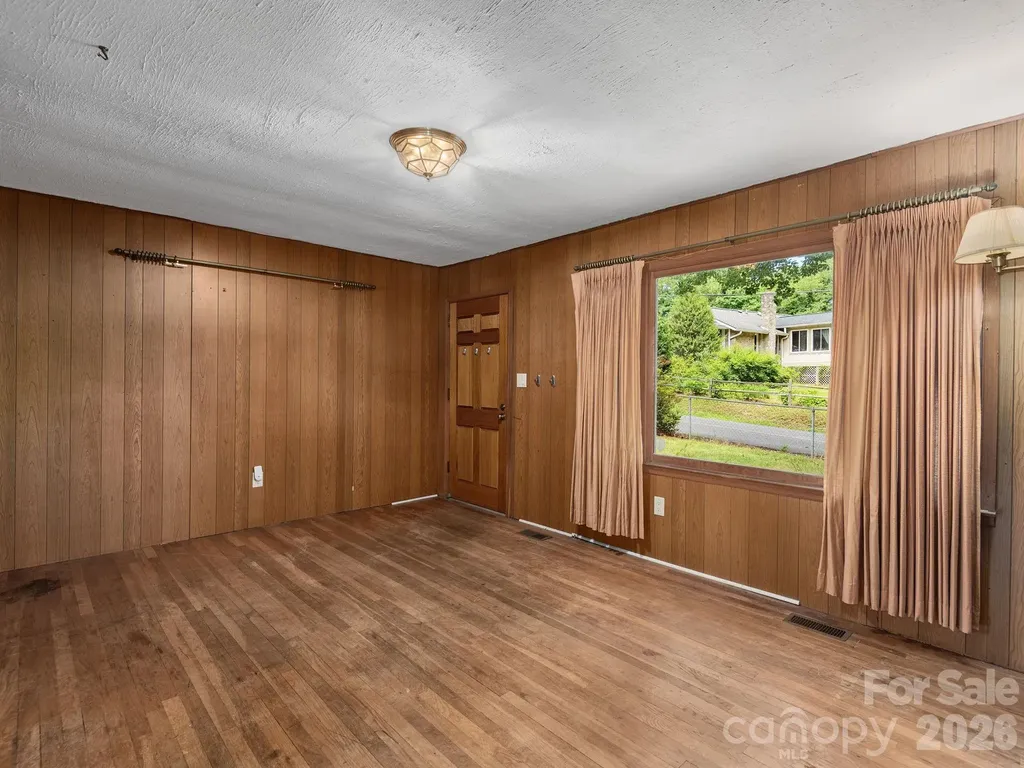 807 N Cherokee Avenue Black Mountain NC 28711