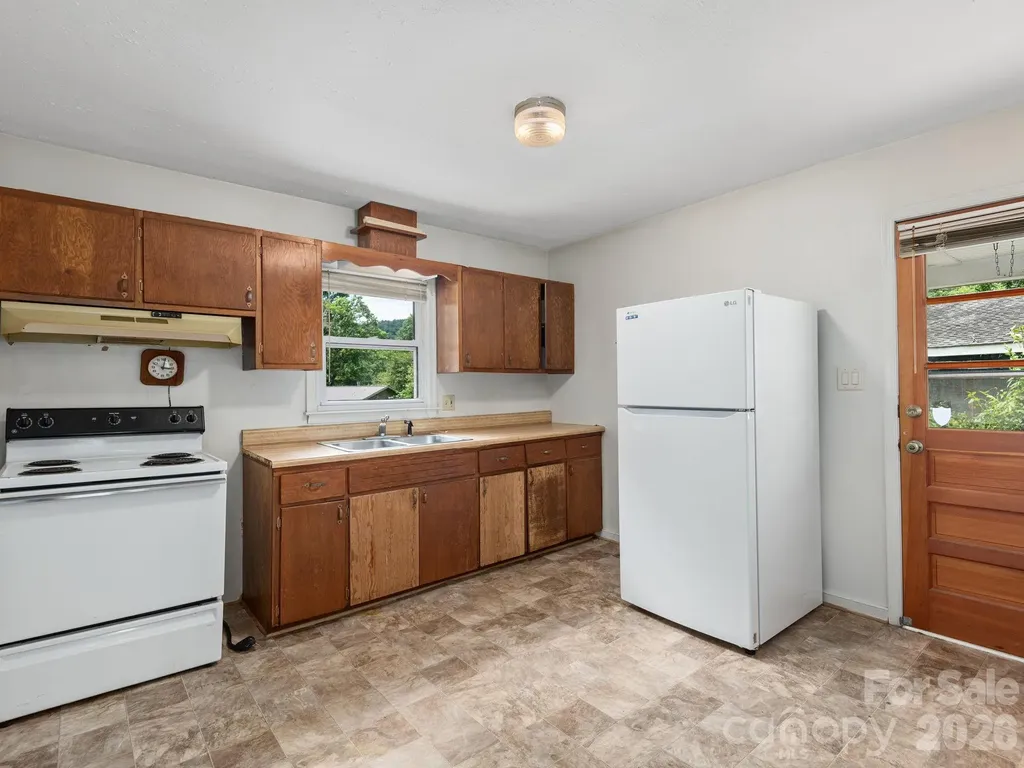 807 N Cherokee Avenue Black Mountain NC 28711