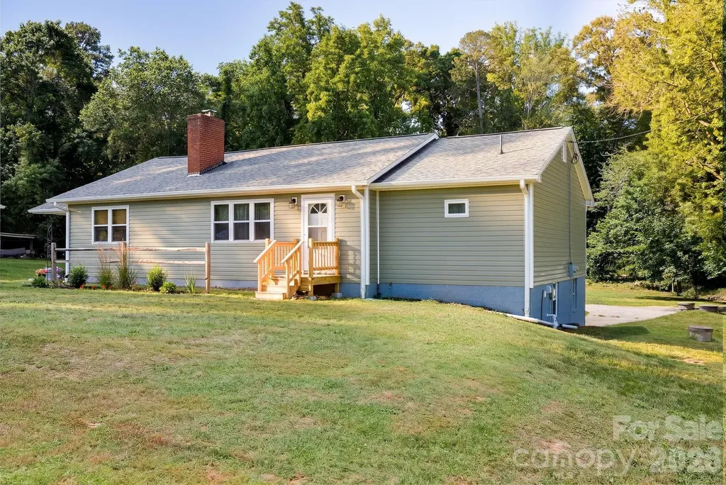 1625 Us 601 Highway Yadkinville NC 27055