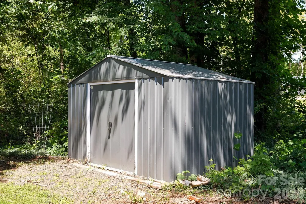 1625 Us 601 Highway Yadkinville NC 27055