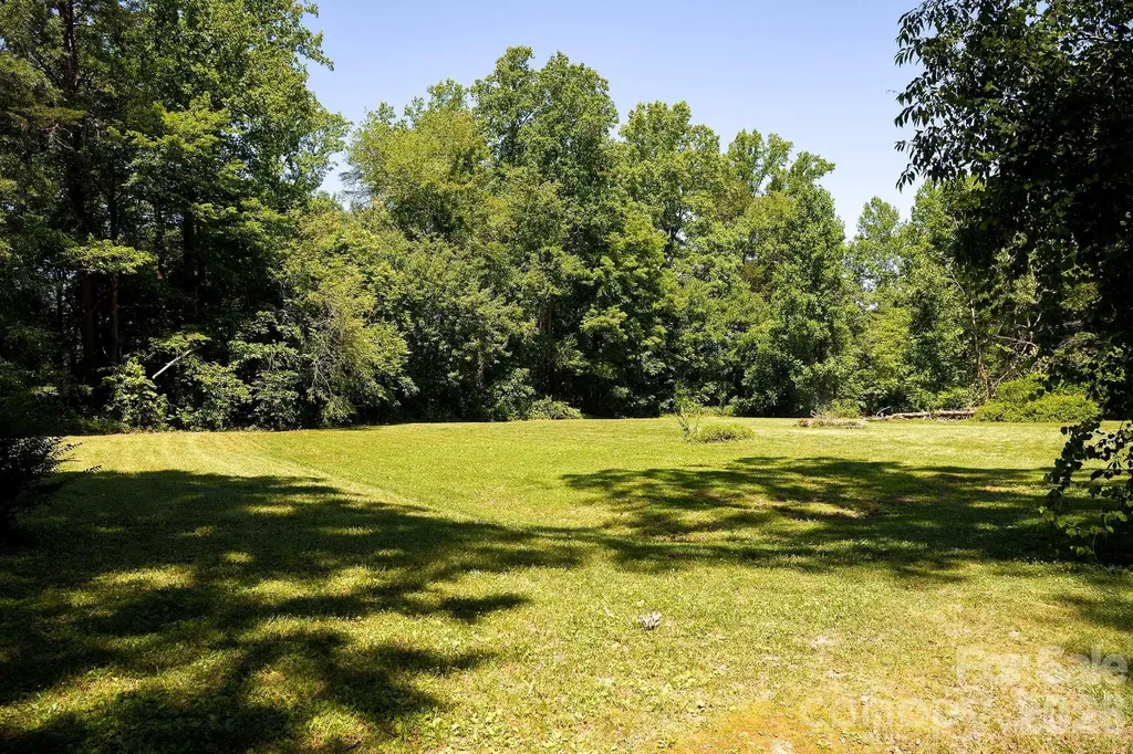 1625 Us 601 Highway Yadkinville NC 27055