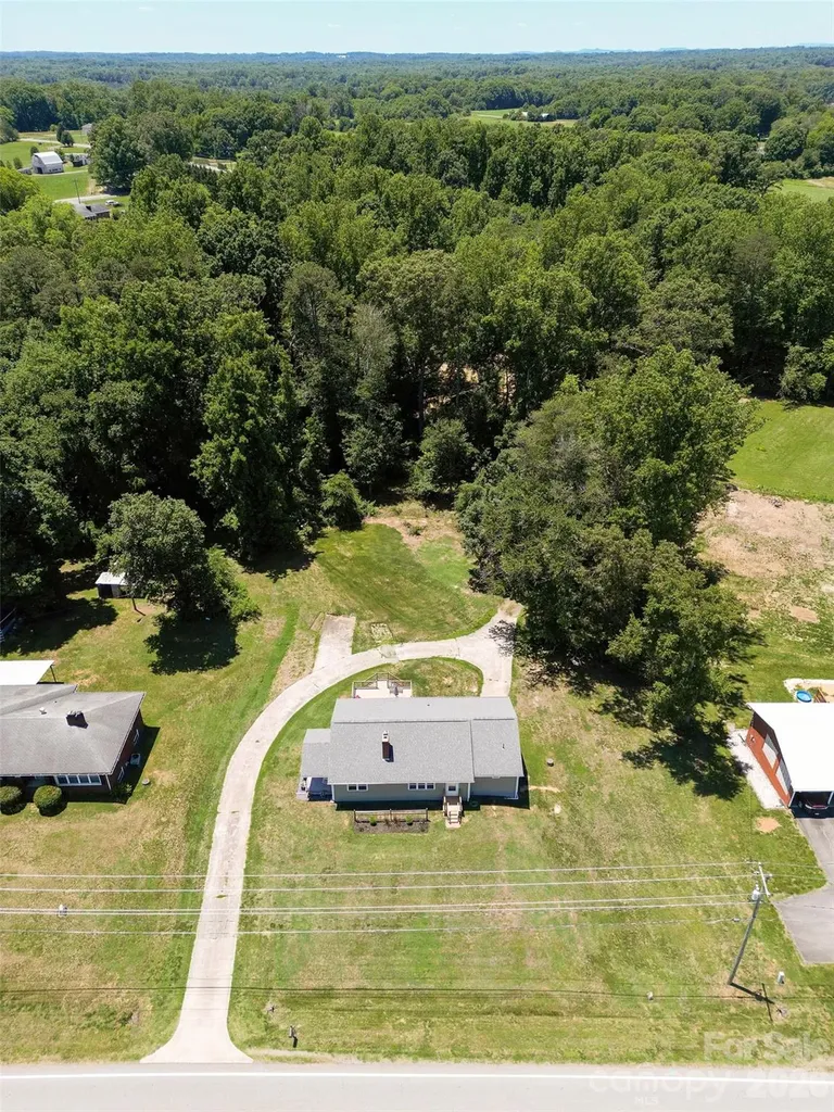 1625 Us 601 Highway Yadkinville NC 27055