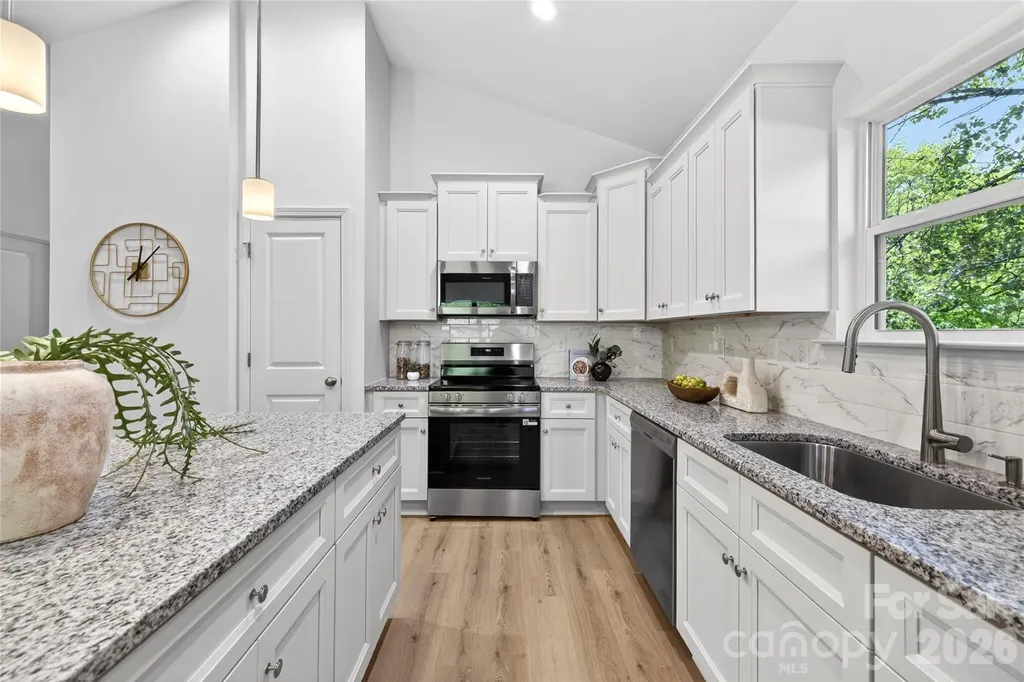 1500 Hollyleaf Avenue Gastonia NC 28052