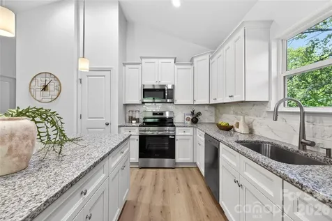 1500 Hollyleaf Avenue Gastonia NC 28052