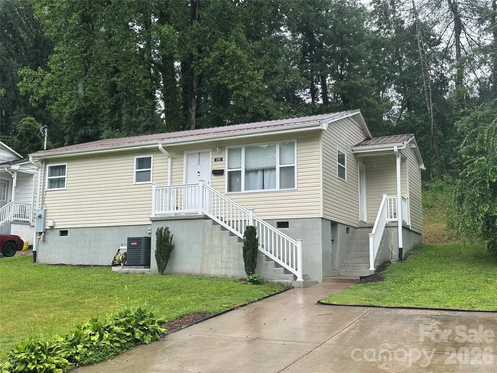 212 Maple Avenue Marion NC 28752
