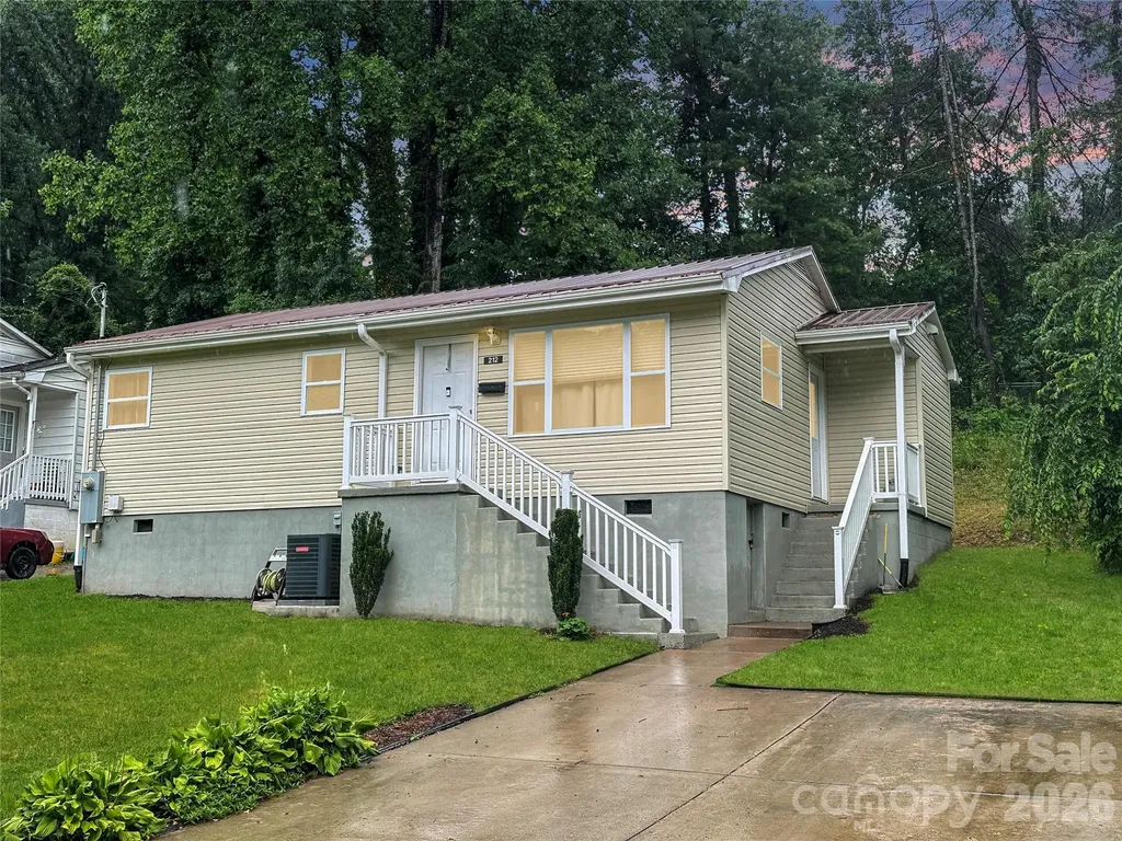 212 Maple Avenue Marion NC 28752