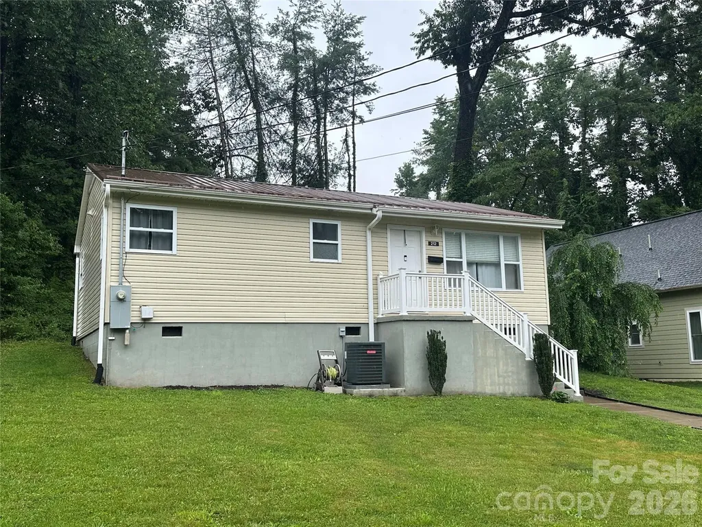 212 Maple Avenue Marion NC 28752