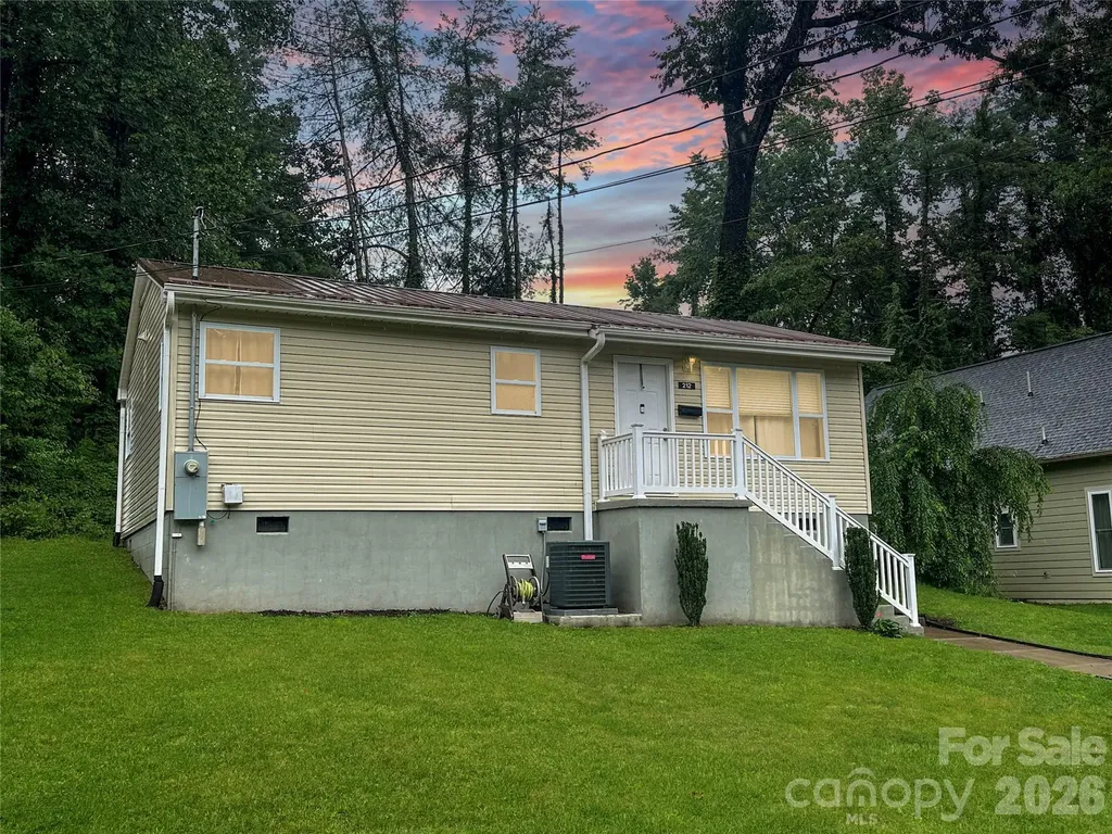 212 Maple Avenue Marion NC 28752