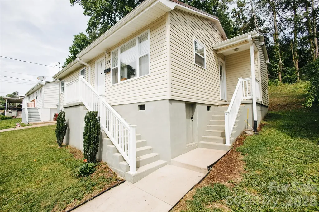212 Maple Avenue Marion NC 28752