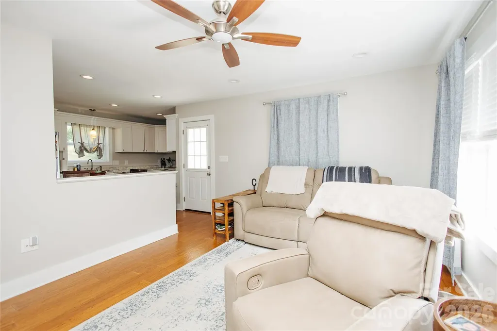 212 Maple Avenue Marion NC 28752