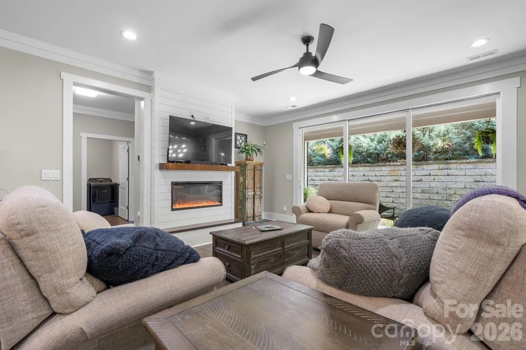 5046 Woodwinds Drive NE Hickory NC 28601
