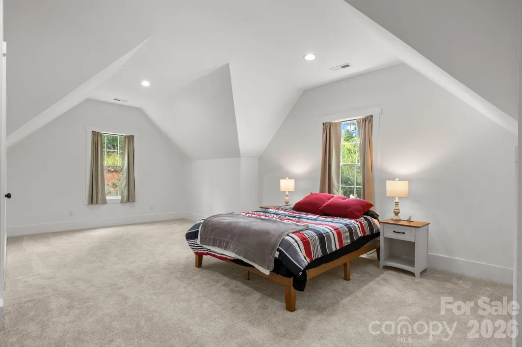 5046 Woodwinds Drive NE Hickory NC 28601