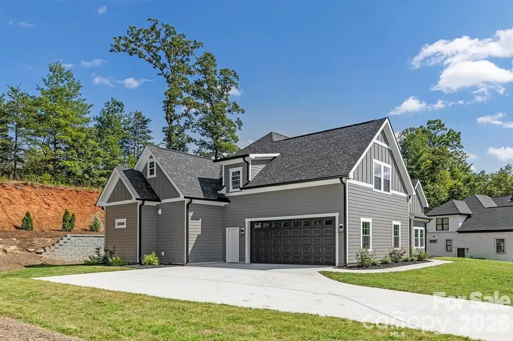 5046 Woodwinds Drive NE Hickory NC 28601