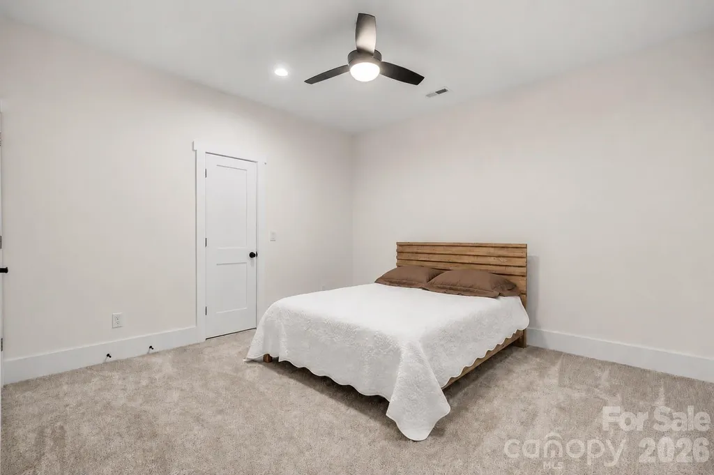 5046 Woodwinds Drive NE Hickory NC 28601