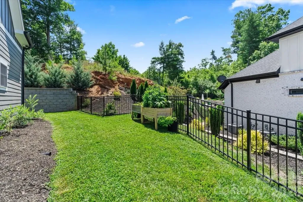 5046 Woodwinds Drive NE Hickory NC 28601