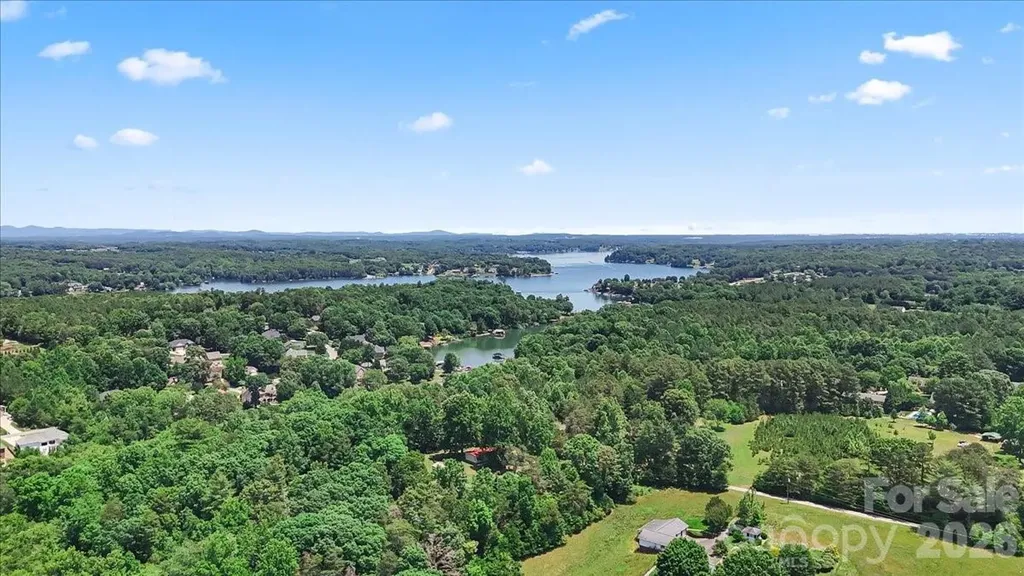 5046 Woodwinds Drive NE Hickory NC 28601