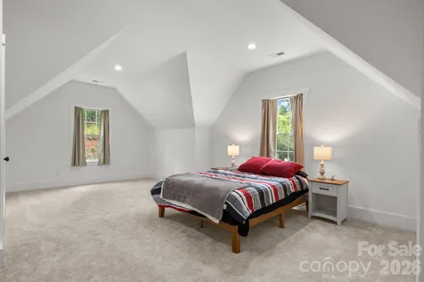 5046 Woodwinds Drive NE Hickory NC 28601