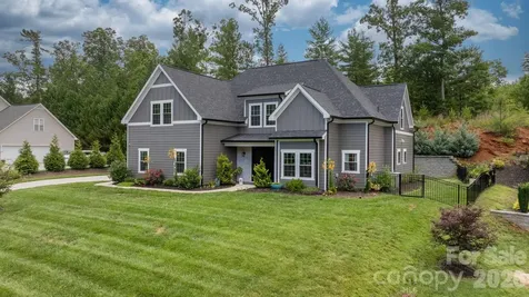 5046 Woodwinds Drive NE Hickory NC 28601