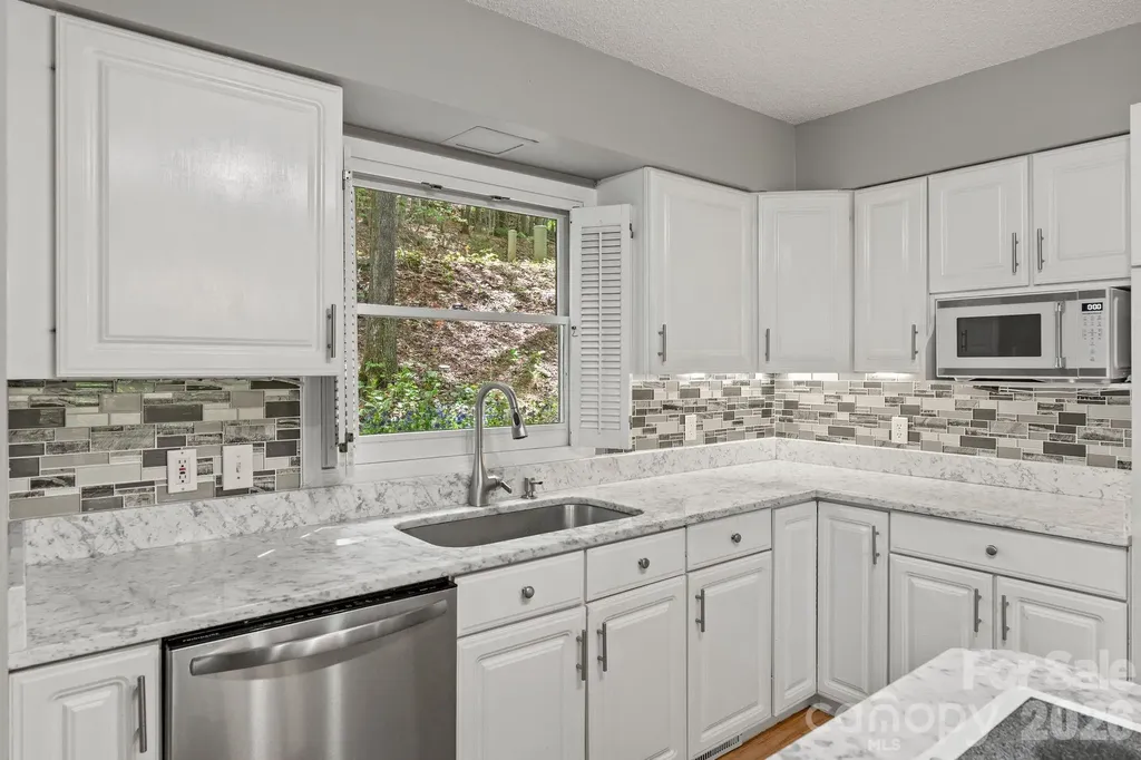 58 Sourwood Drive Mills River NC 28759