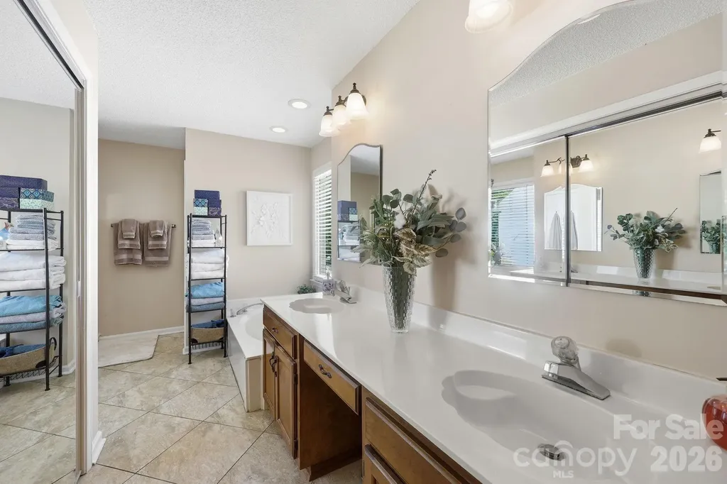 4516 Appaloosa Lane Charlotte NC 28215