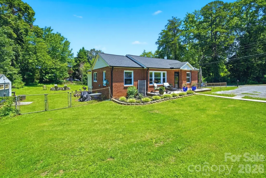 2732 E Long Avenue Gastonia NC 28054