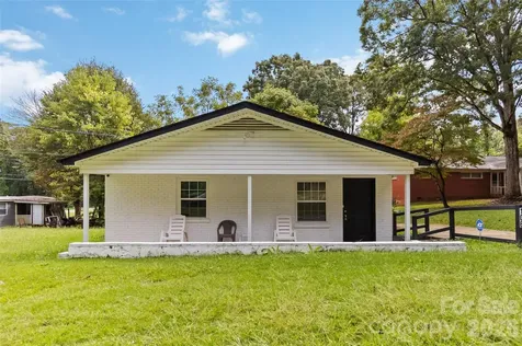 106 Robinson Avenue Mount Holly NC 28120