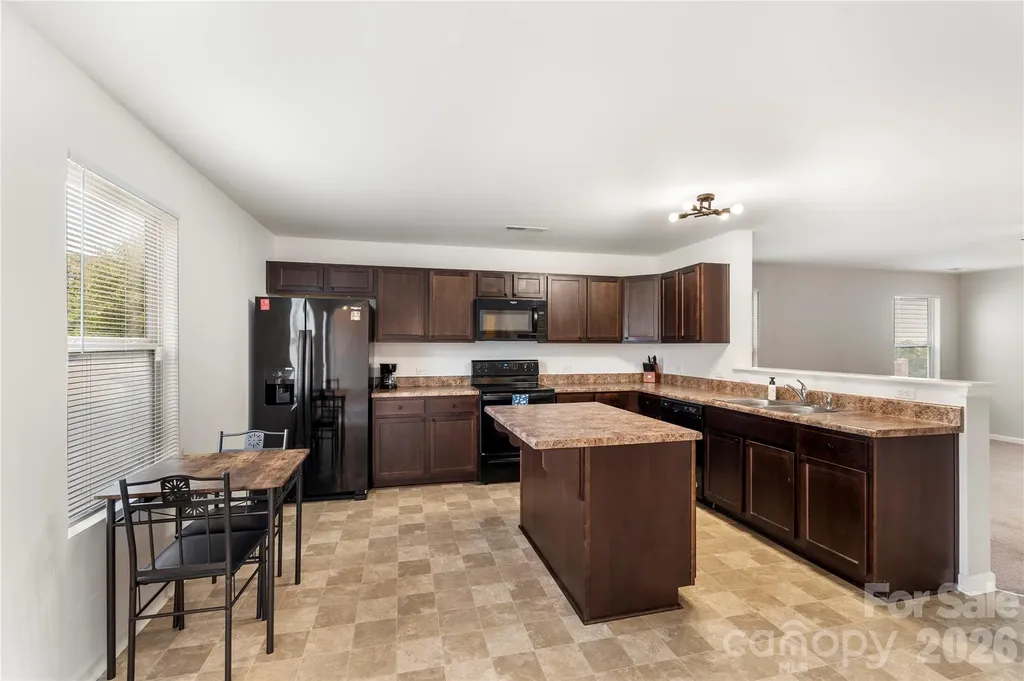10131 Holly Park Drive Charlotte NC 28214