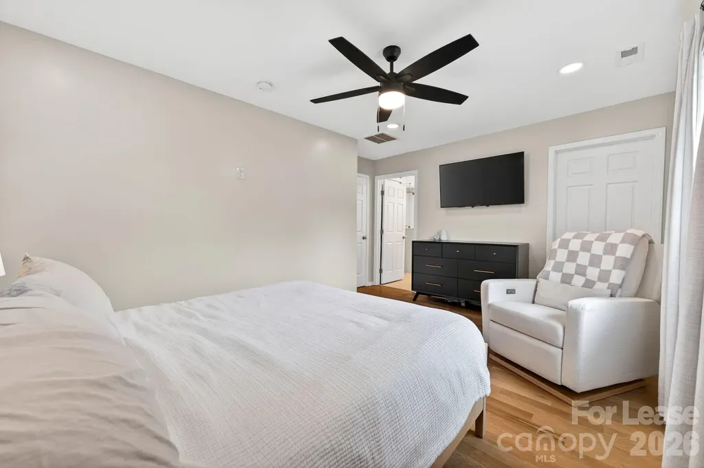 1825 Rozwood Drive Charlotte NC 28216