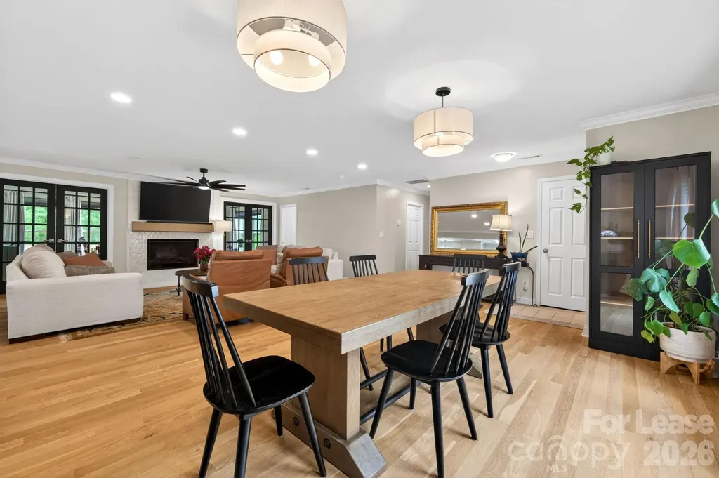 1825 Rozwood Drive Charlotte NC 28216