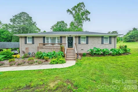 1825 Rozwood Drive Charlotte NC 28216