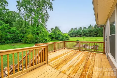 1825 Rozwood Drive Charlotte NC 28216
