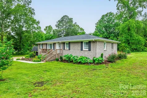 1825 Rozwood Drive Charlotte NC 28216