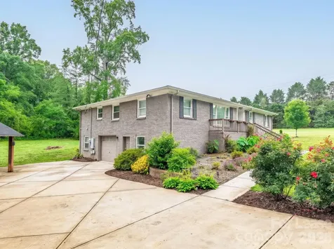 1825 Rozwood Drive Charlotte NC 28216