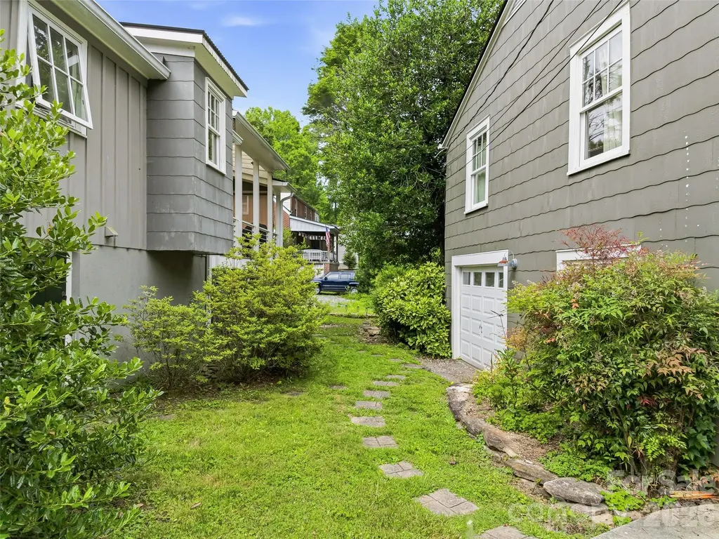 153 Franklin Street Brevard NC 28712