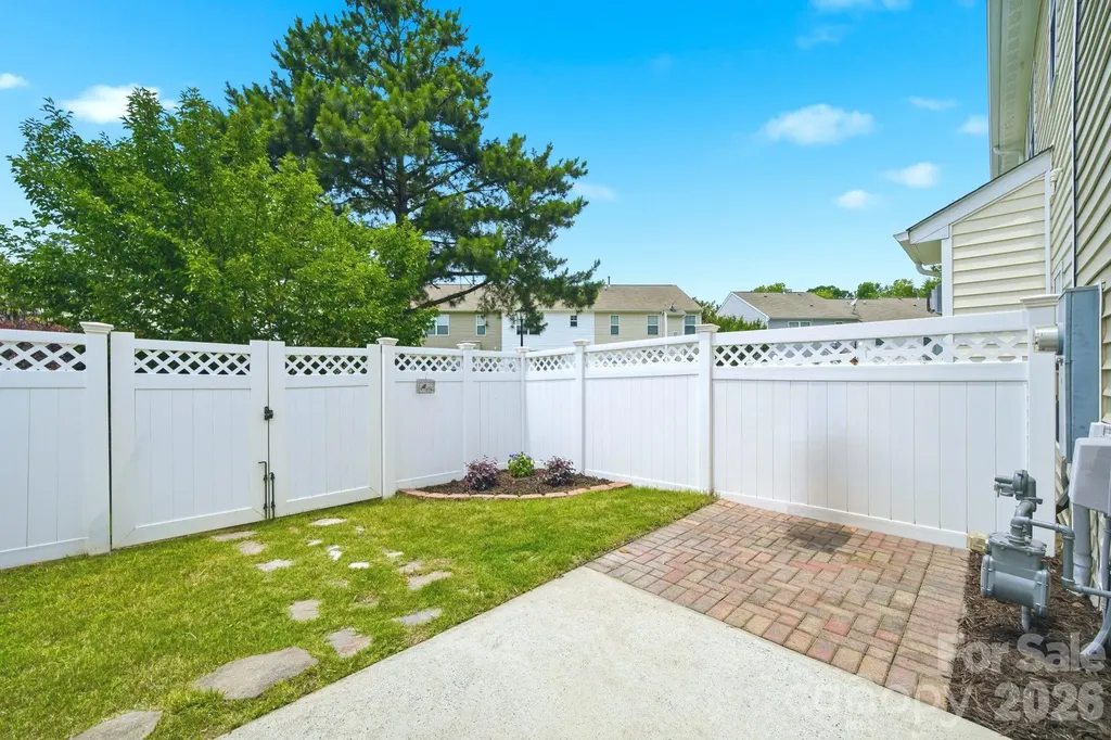 14237 Tamarack Drive Charlotte NC 28278