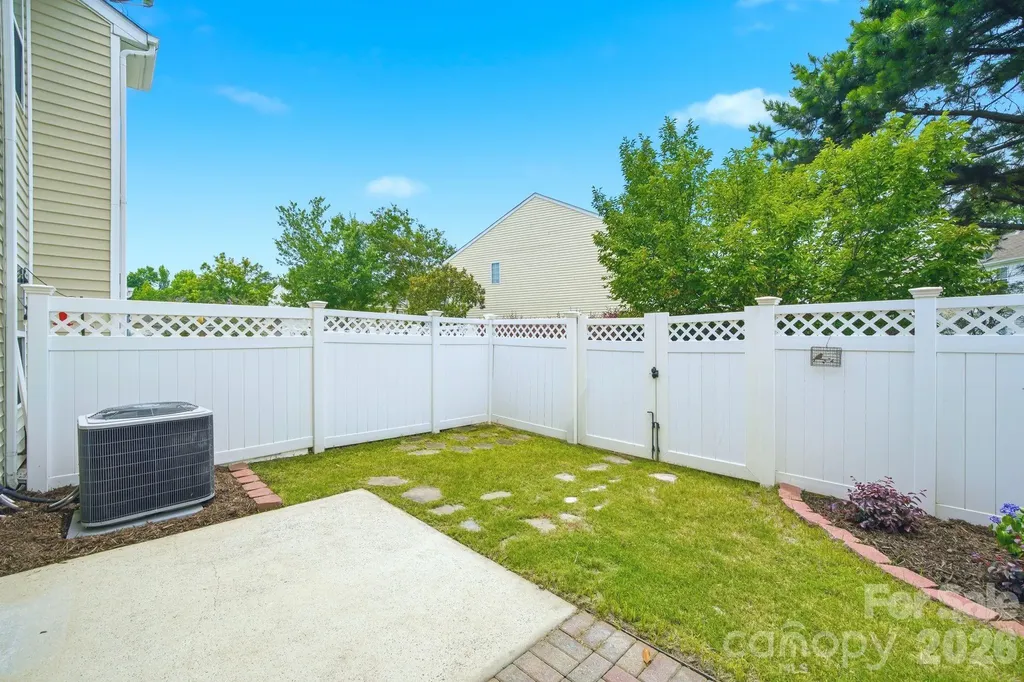 14237 Tamarack Drive Charlotte NC 28278